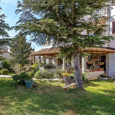 Mari House * 풀라